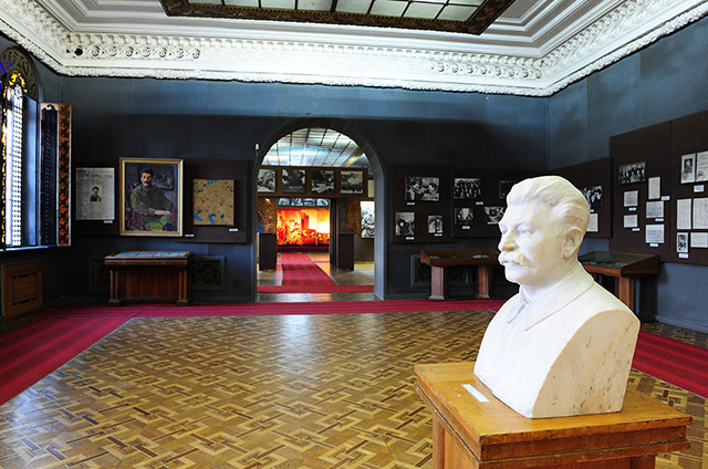 Дом-музей Сталина в Гори